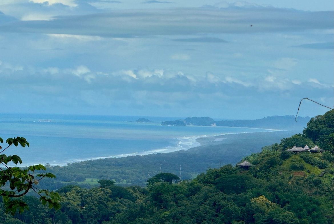 BUILDING PROPERTY WITH SUNSET VIEWS AND PANORAMIC VIEWS OF THE VALLEY, IN LAGUNAS DE BARU – 4.76 ACRES