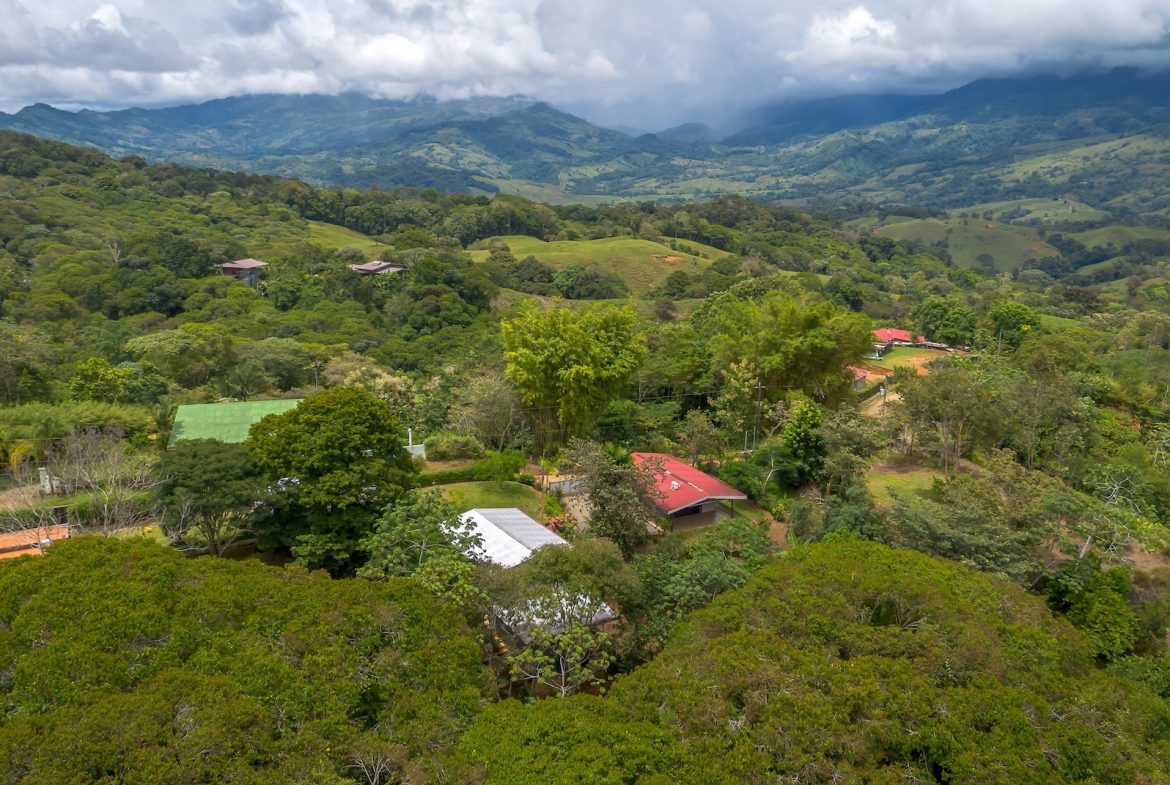 PROPERTY FOR A MULTI FAMILY WITH FOUR HOUSES, IN PLATANILLO – 1.21 ACRES