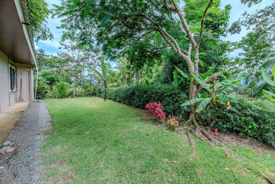 PROPERTY FOR A MULTI FAMILY WITH FOUR HOUSES, IN PLATANILLO – 1.21 ACRES