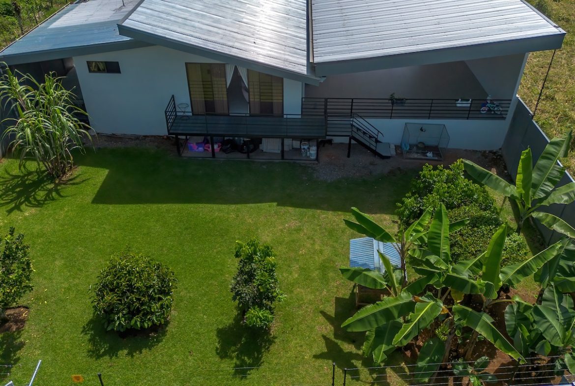 PROPERTY WITH THREE BEDROOM AND GARDEN WITH FRUIT TREES, IN PEÑAS BLANCAS – 0.19 ACRES