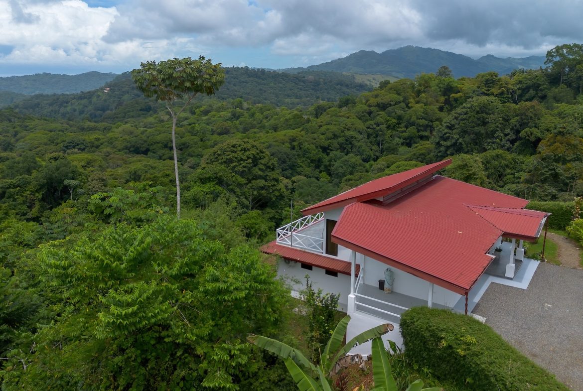 PROPERTY WITH TWO BEDROOM AND PANORAMIC MOUNTAINS VIEWS CASA BALNCA, IN PLATANILLO – 0.99 ACRES, Uvita, Costa Rica — photo 2
