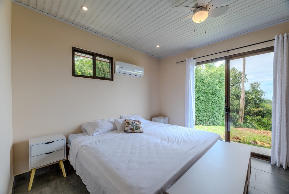 PROPERTY WITH TWO BEDROOM AND PANORAMIC MOUNTAINS VIEWS CASA BLANCA, IN PLATANILLO – 0.99 ACRES