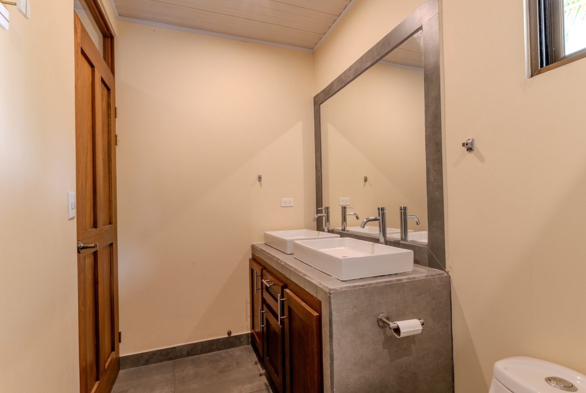 PROPERTY WITH TWO BEDROOM AND PANORAMIC MOUNTAINS VIEWS CASA BLANCA, IN PLATANILLO – 0.99 ACRES