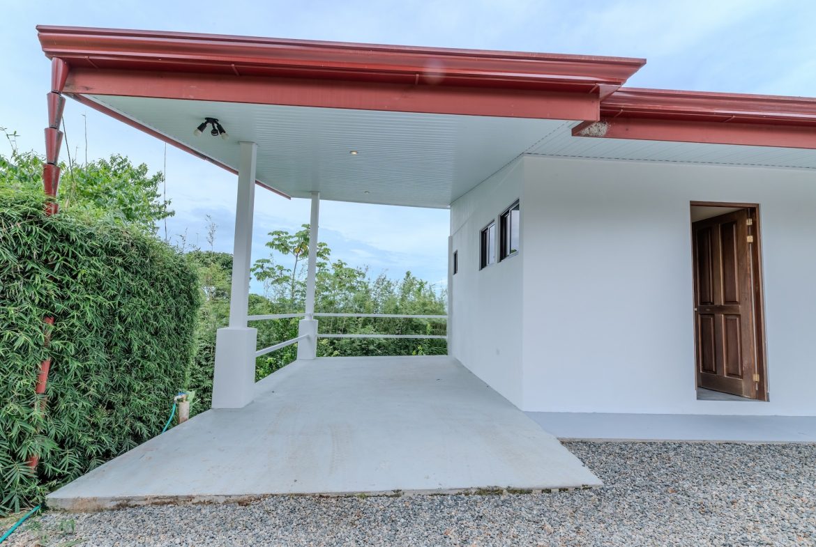 PROPERTY WITH TWO BEDROOM AND PANORAMIC MOUNTAINS VIEWS CASA BLANCA, IN PLATANILLO – 0.99 ACRES