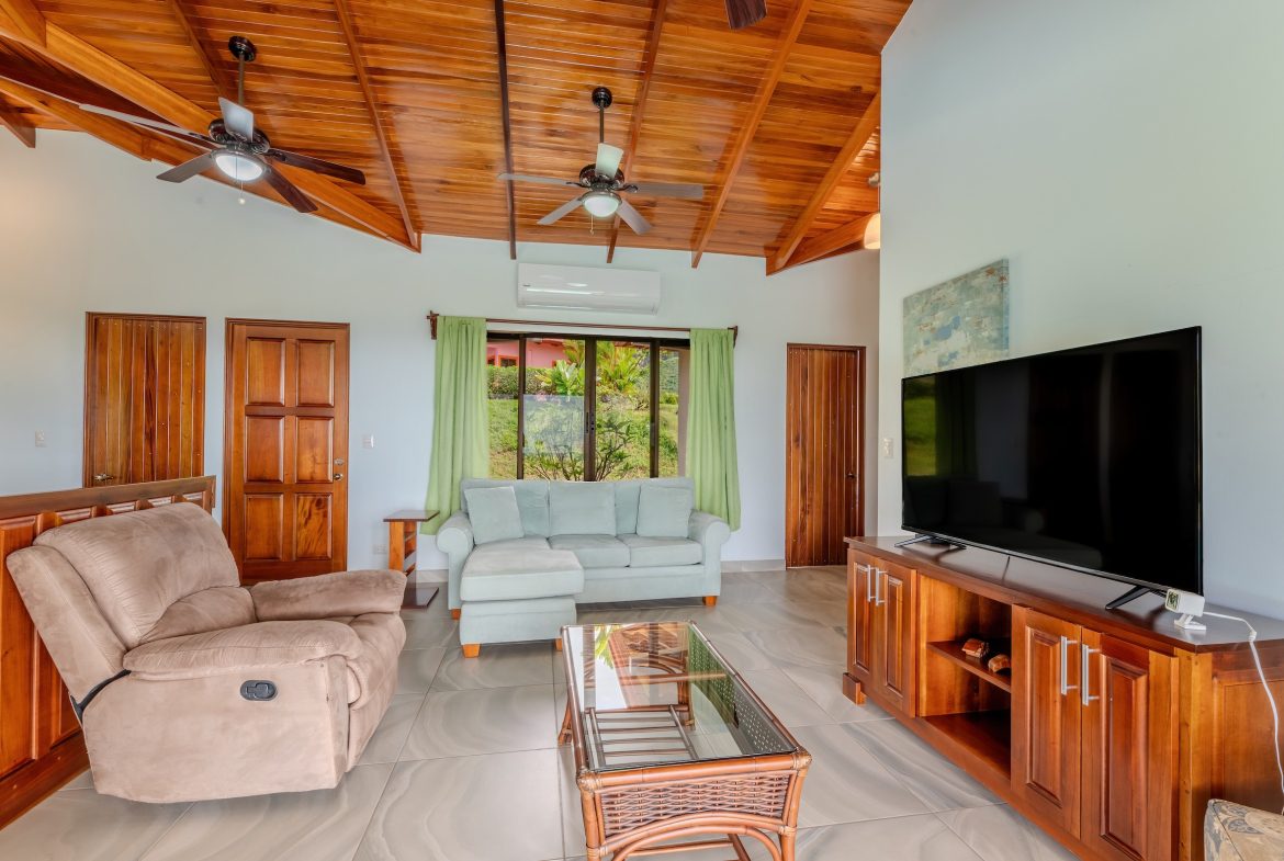PROPERTY WITH THREE BEDROOM AND EXTRA BUILDING LOTS, IN CHONTALES – 1.37 ACRES, Uvita, Costa Rica — photo 4