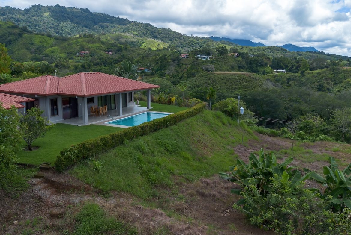 PROPERTY WITH THREE BEDROOM AND EXTRA BUILDING LOTS, IN CHONTALES – 1.37 ACRES