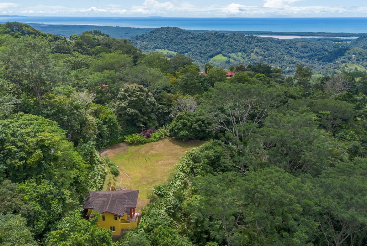 TWO FLOOR PROPERTY WITH A LANDSCAPING VIEWS AND OCEAN, IN TRES RIOS – 3.9 ACRES, Uvita, Costa Rica — photo 7