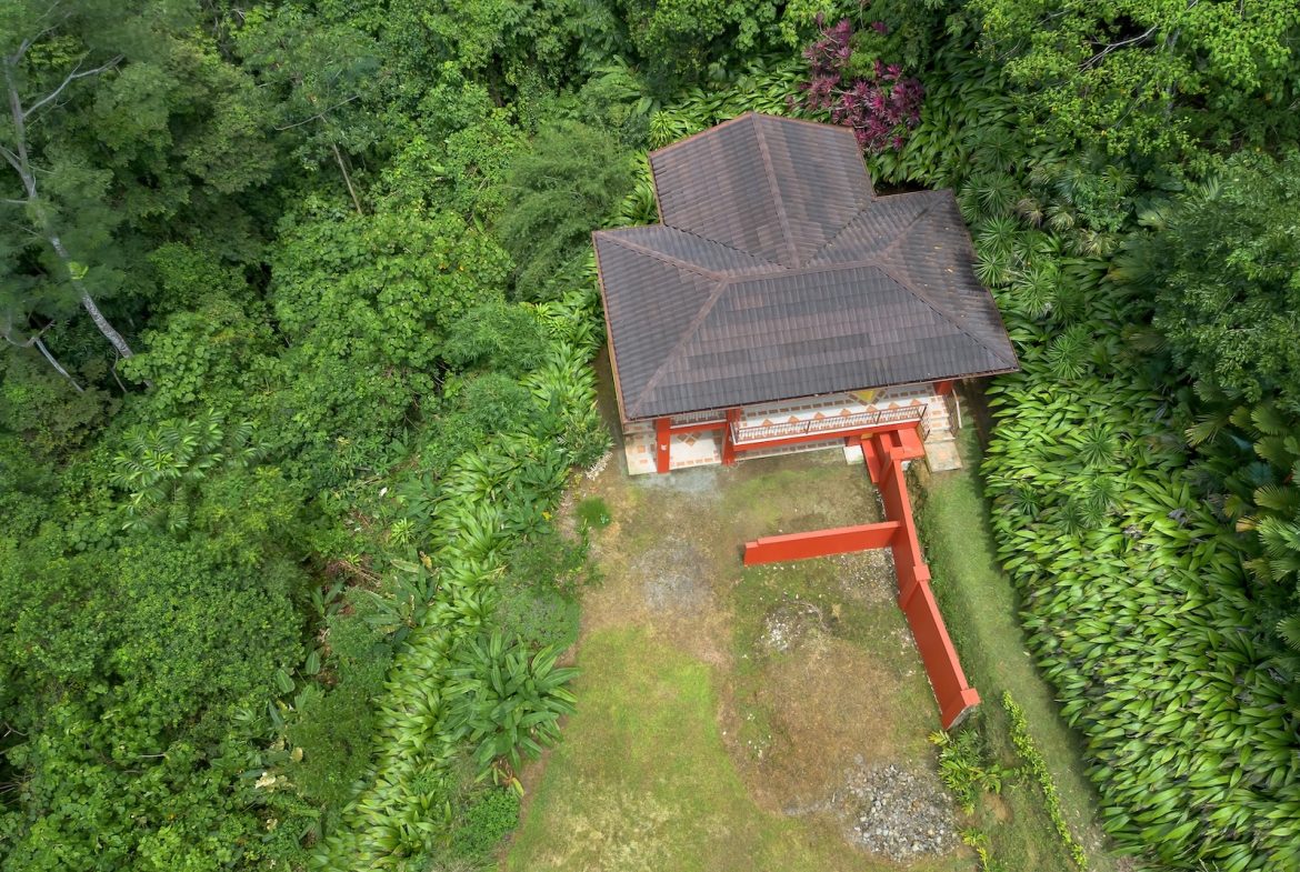 TWO FLOOR PROPERTY WITH A LANDSCAPING VIEWS AND OCEAN, IN TRES RIOS – 3.9 ACRES, Uvita, Costa Rica — photo 3