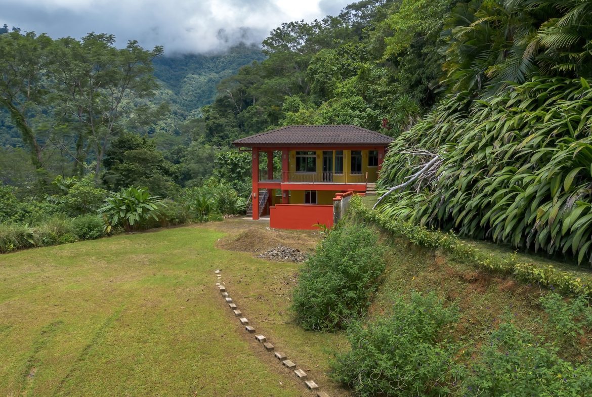 TWO FLOOR PROPERTY WITH A LANDSCAPING VIEWS AND OCEAN, IN TRES RIOS – 3.9 ACRES, Uvita, Costa Rica — photo 8