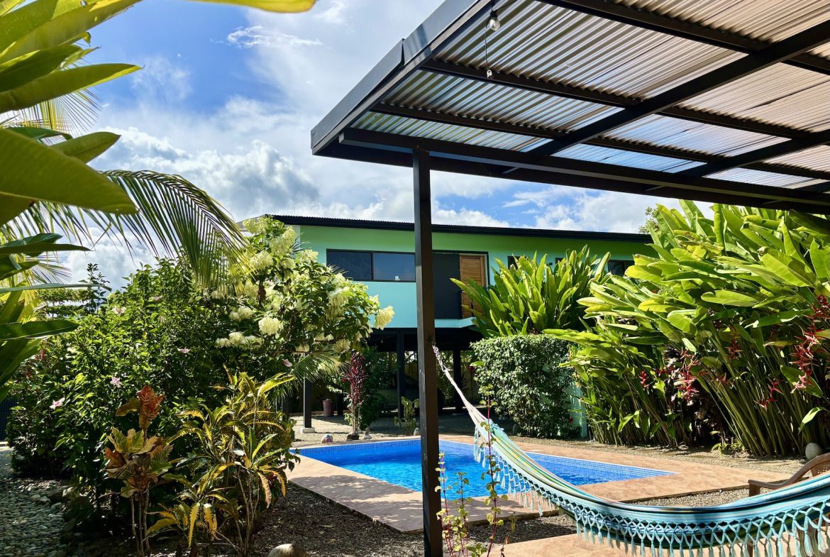 PROPERTY WITH TWO BEDROOM AND MOUNTAIN VIEWS, IN  UVITA – 0.27 ACRES, Uvita, Costa Rica — photo 3