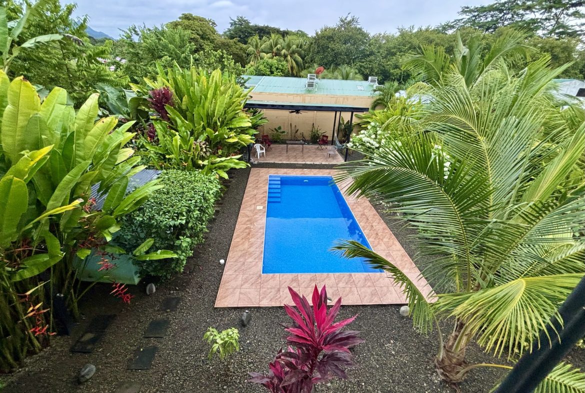 PROPERTY WITH TWO BEDROOM AND MOUNTAIN VIEWS, IN  UVITA – 0.27 ACRES