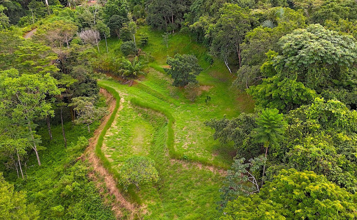 SPECTACULAR MOUNTAIN AND PARTIAL OCEAN VIEW PROPERTY