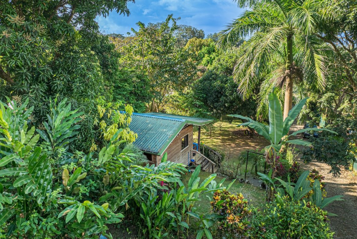 PROPERTY WITH THREE BEDROOM AND GUEST HOUSE, IN HATILLO – 0.96 ACRES