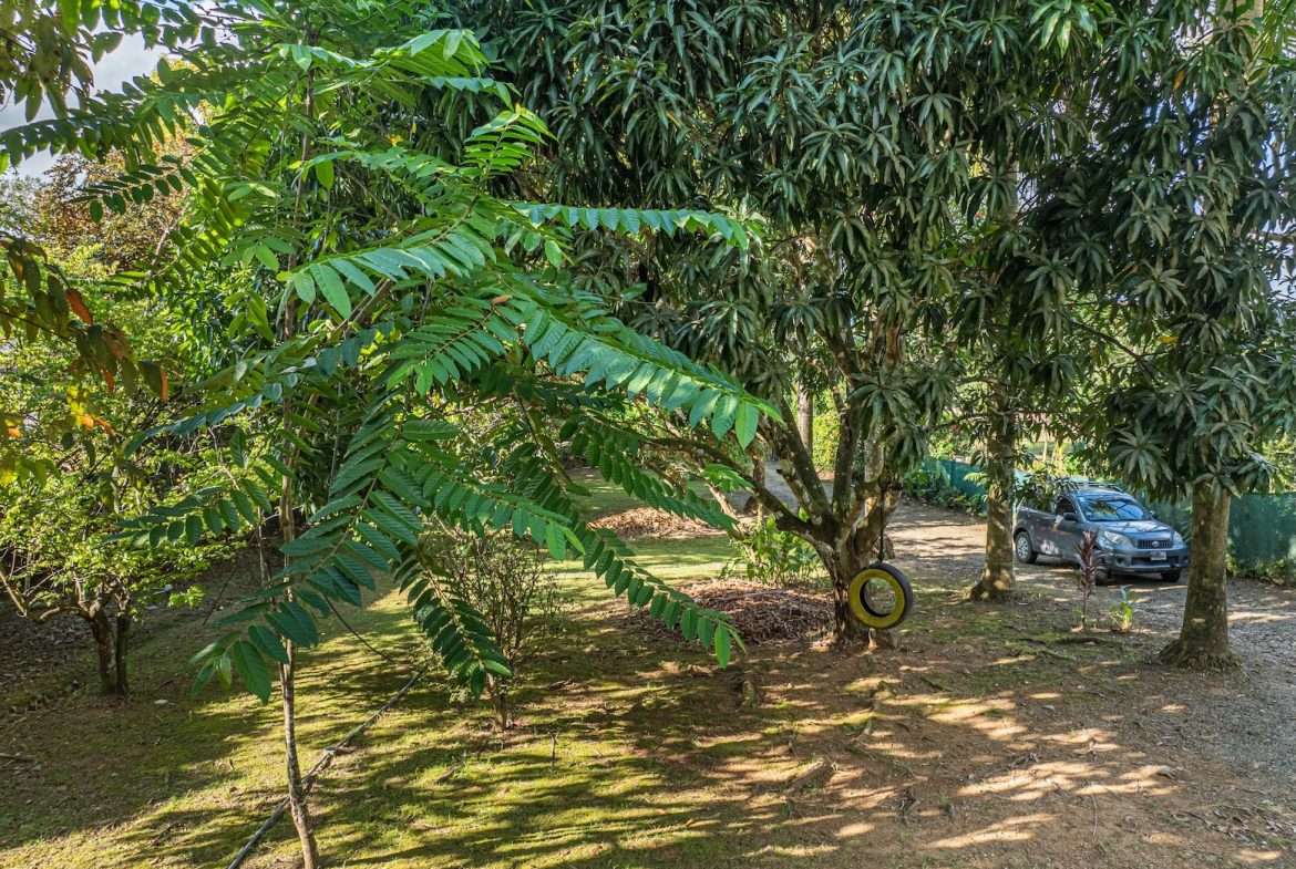 PROPERTY WITH THREE BEDROOM AND GUEST HOUSE, IN HATILLO – 0.96 ACRES