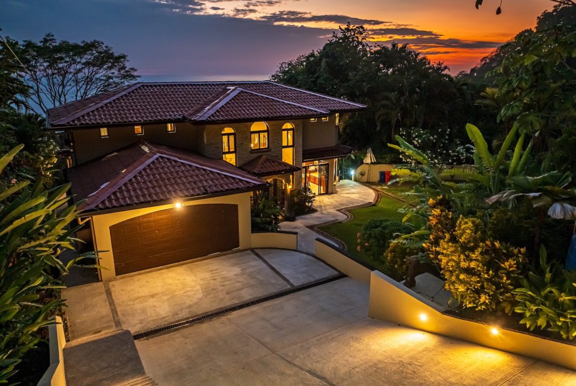 VILLA PACIFICA LUXURY PROPERTY WITH PANORAMIC OCEAN AND SUNSET VIEWS, IN DOMINICAL – 0.68 ACRES, Uvita, Costa Rica — photo 3