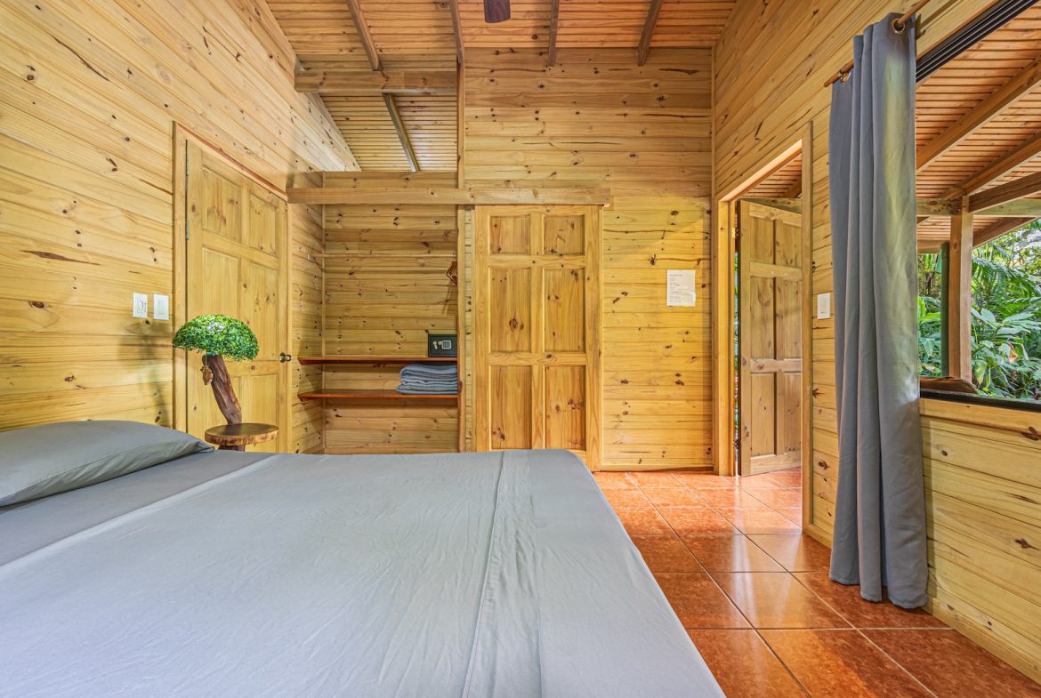 JUNGLE BOUTIQUE HOTEL WITH TWELVE BEDROOMS AND MOUNTAINS VIEWS, IN BAHIA – 7.17 ACRES