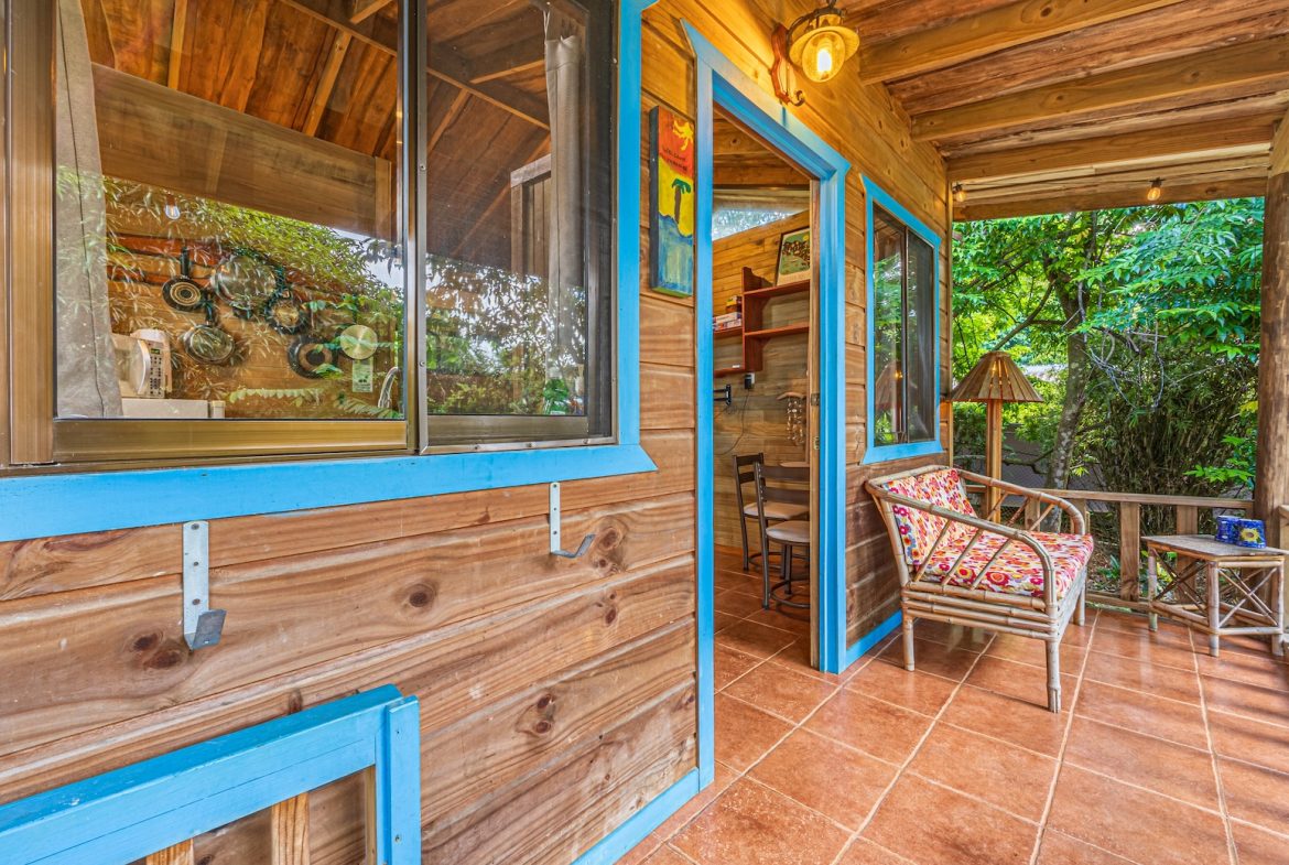 PROPERTY WITH THREE BEDROOM AND GUEST HOUSE, IN HATILLO – 0.96 ACRES