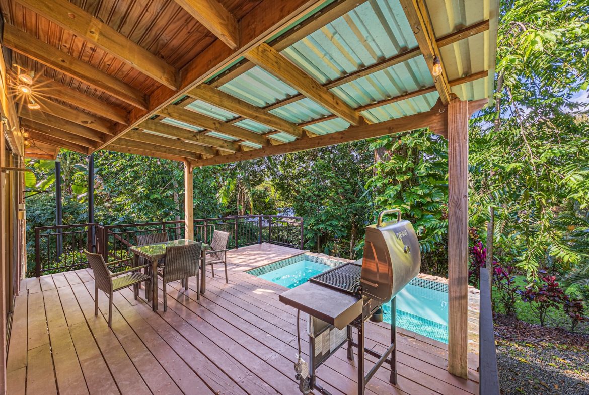 PROPERTY WITH THREE BEDROOM AND GUEST HOUSE, IN HATILLO – 0.96 ACRES