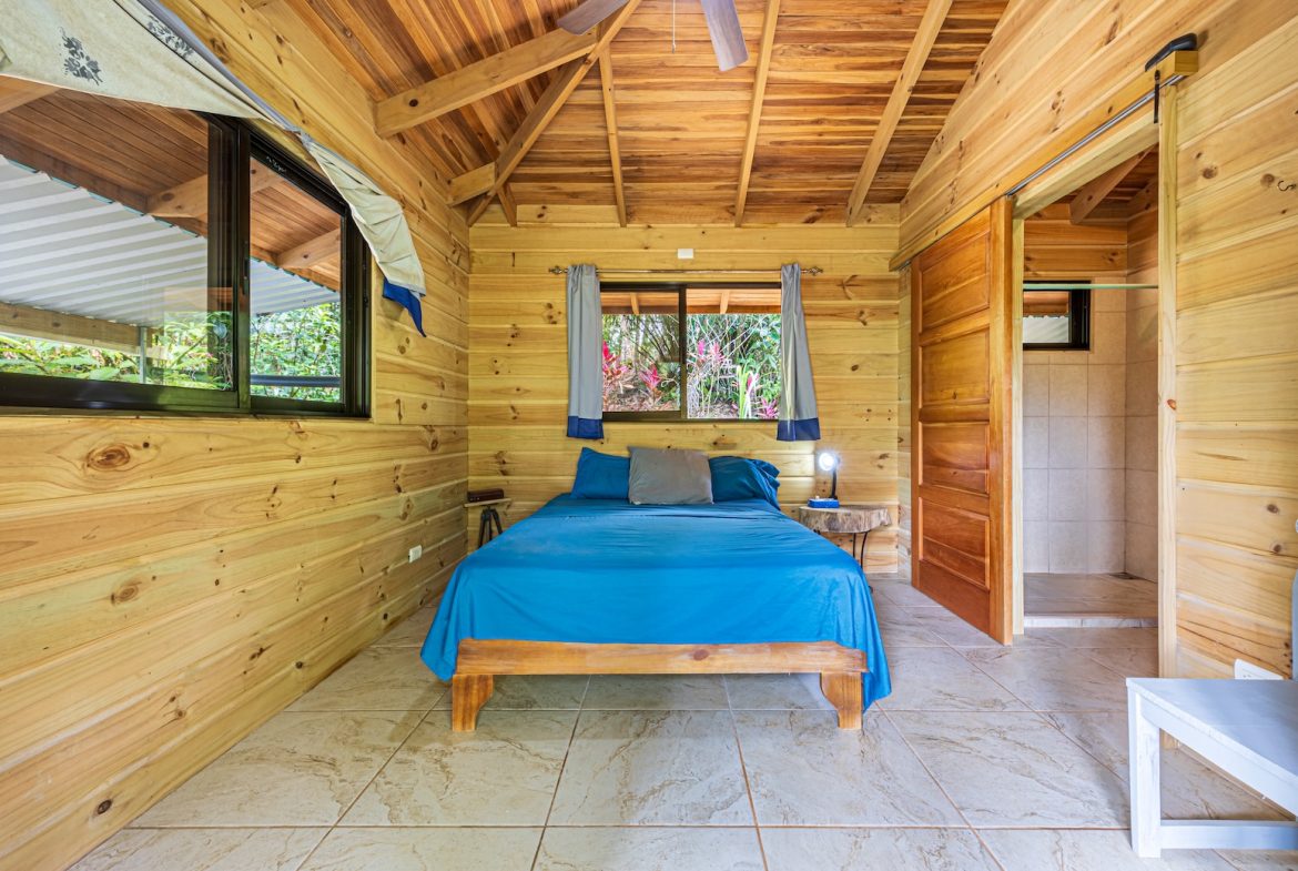 JUNGLE BOUTIQUE HOTEL WITH TWELVE BEDROOMS AND MOUNTAINS VIEWS, IN BAHIA – 7.17 ACRES