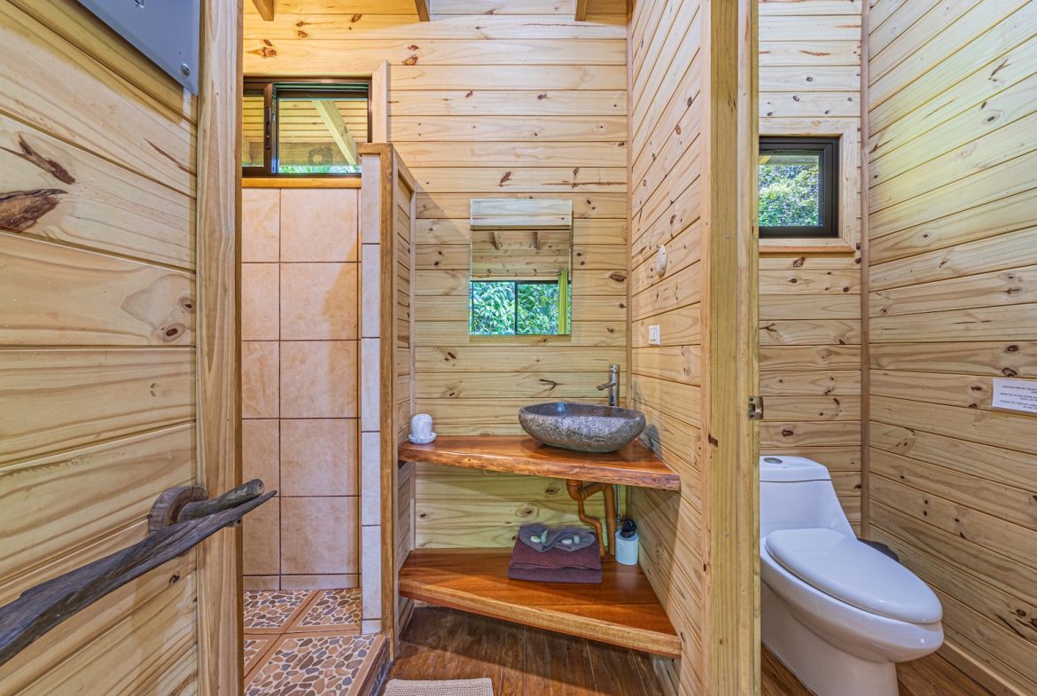 JUNGLE BOUTIQUE HOTEL WITH TWELVE BEDROOMS AND MOUNTAINS VIEWS, IN BAHIA – 7.17 ACRES