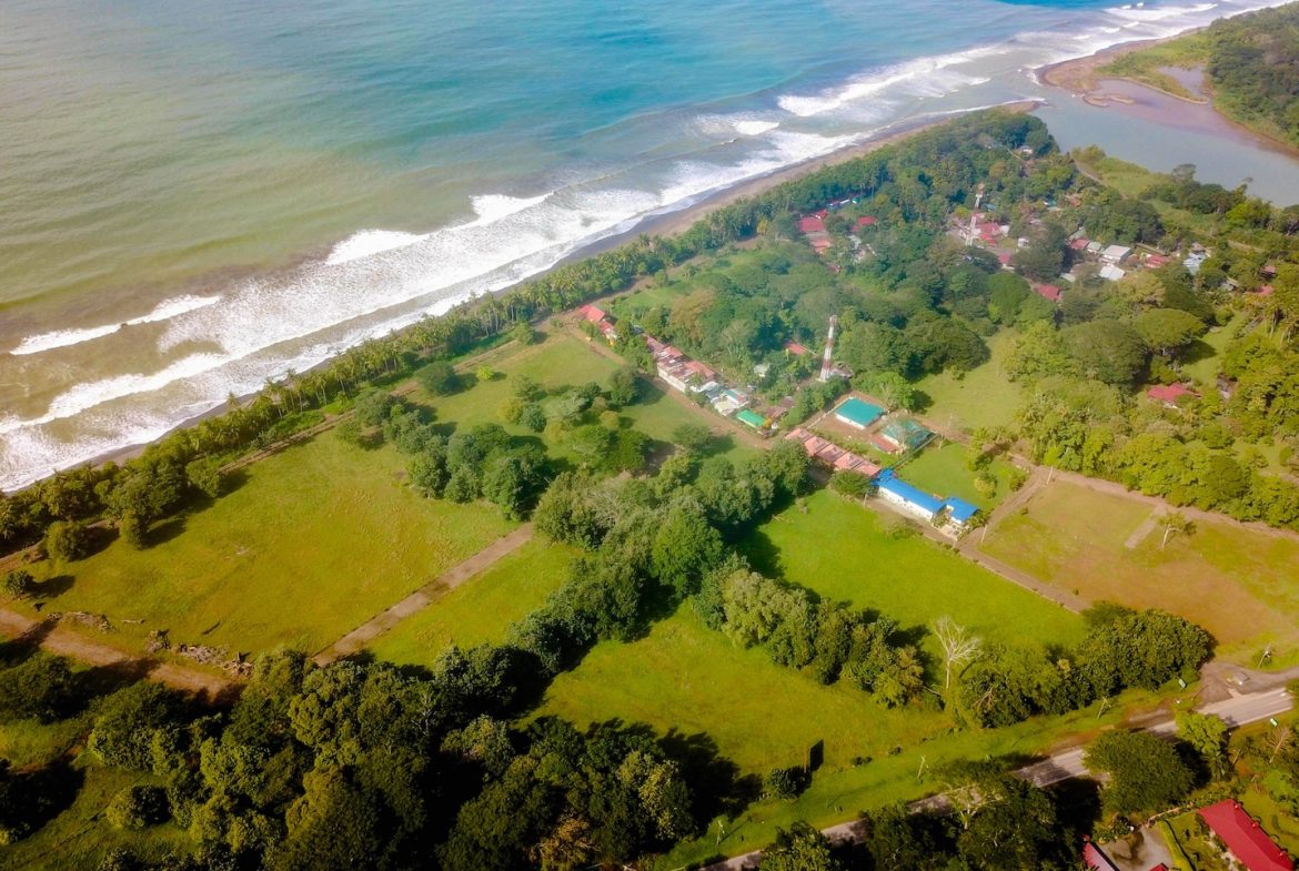 BUILDING PROPERTY IN A STEPS OF DOMINICAL BEACH, IN DOMINICAL – 3.8 ACRES