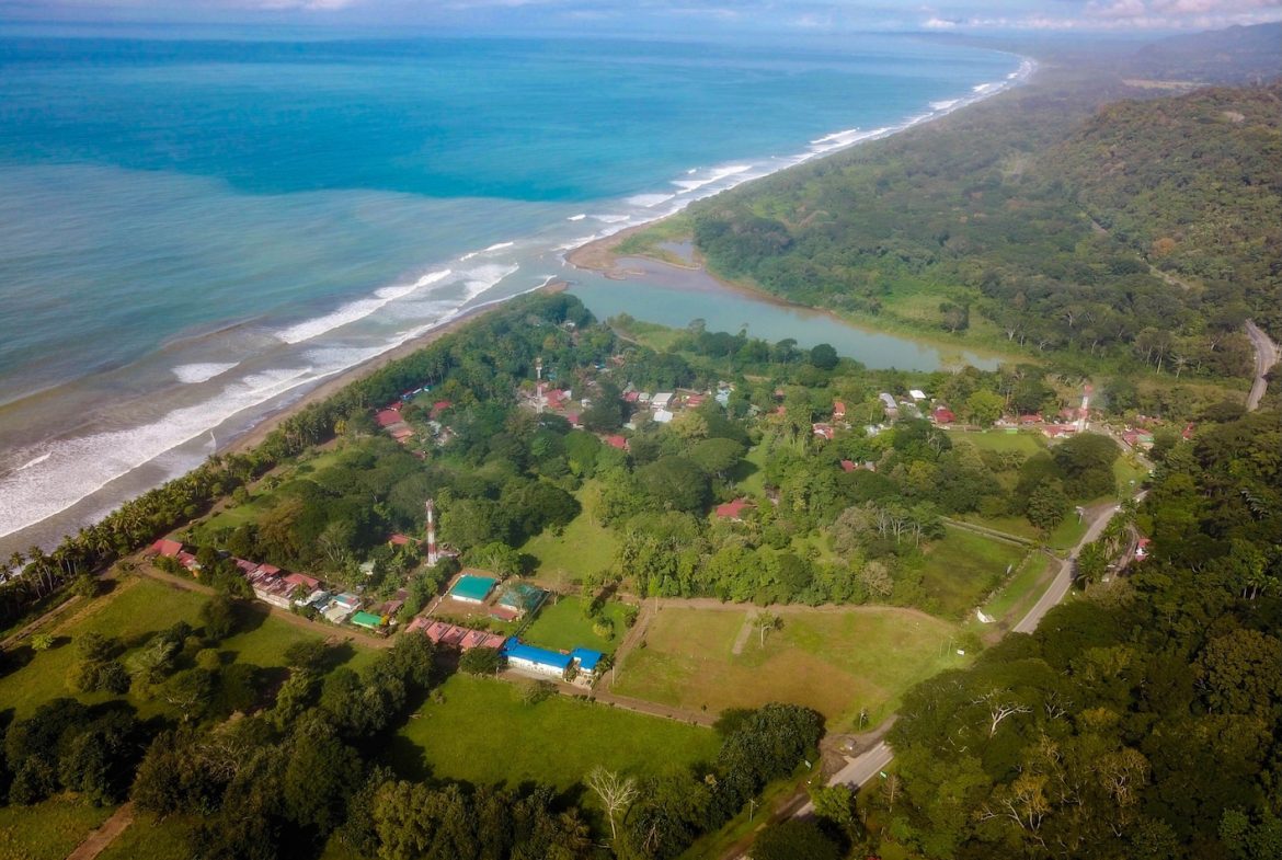 BUILDING PROPERTY IN A STEPS OF DOMINICAL BEACH, IN DOMINICAL – 3.8 ACRES