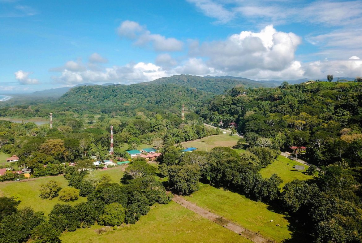BUILDING PROPERTY IN A STEPS OF DOMINICAL BEACH, IN DOMINICAL – 3.8 ACRES