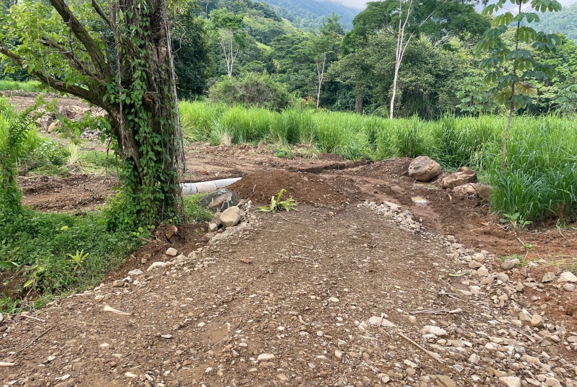 BUILDING PROPERTY WITH MOUNTAINS VIEWS IN OJOCHAL TORTUGA ARRIBA – 1.32 ACRES