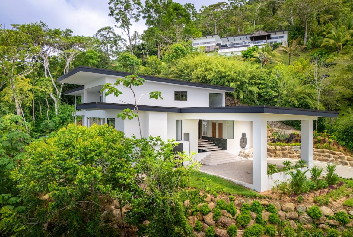 LUXURY PROPERTY WITH FIVE BEDROOM AND PANORAMIC VIEWS OF THE OCEAN, NEAR TO ESCALERAS – 1.36 ACRES, Uvita, Costa Rica — photo 4