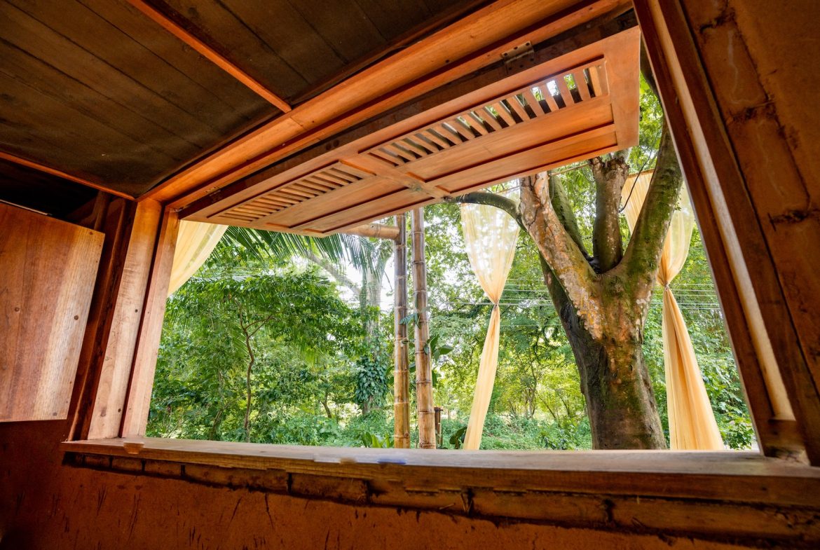 FOUR BEDROOMS PROPERTY WITH A HOUSE MADE OF BAMBOO AND WOOD, IN BAHIA BALLENA – 0.12 ACRES, Uvita, Costa Rica — photo 8