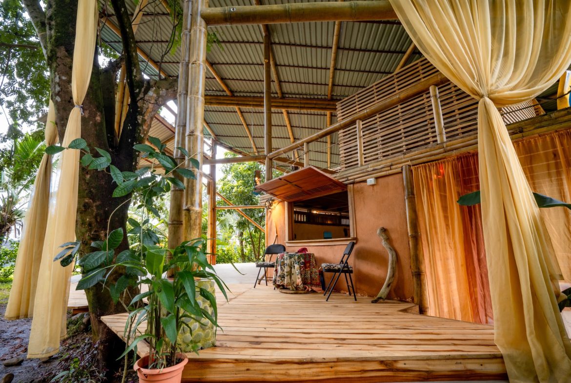 FOUR BEDROOMS PROPERTY WITH A HOUSE MADE OF BAMBOO AND WOOD, IN BAHIA BALLENA – 0.12 ACRES