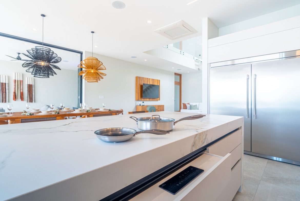 LUXURY PROPERTY WITH FIVE BEDROOM AND PANORAMIC VIEWS OF THE OCEAN, NEAR TO ESCALERAS – 1.36 ACRES