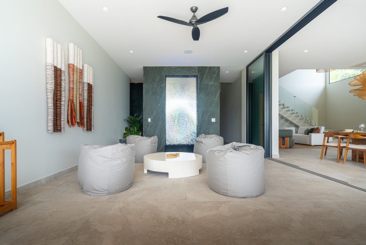LUXURY PROPERTY WITH FIVE BEDROOM AND PANORAMIC VIEWS OF THE OCEAN, NEAR TO ESCALERAS – 1.36 ACRES