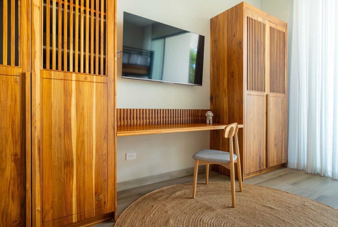 LUXURY PROPERTY WITH FIVE BEDROOM AND PANORAMIC VIEWS OF THE OCEAN, NEAR TO ESCALERAS – 1.36 ACRES