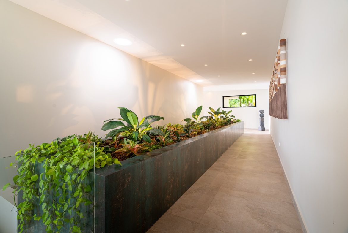 LUXURY PROPERTY WITH FIVE BEDROOM AND PANORAMIC VIEWS OF THE OCEAN, NEAR TO ESCALERAS – 1.36 ACRES