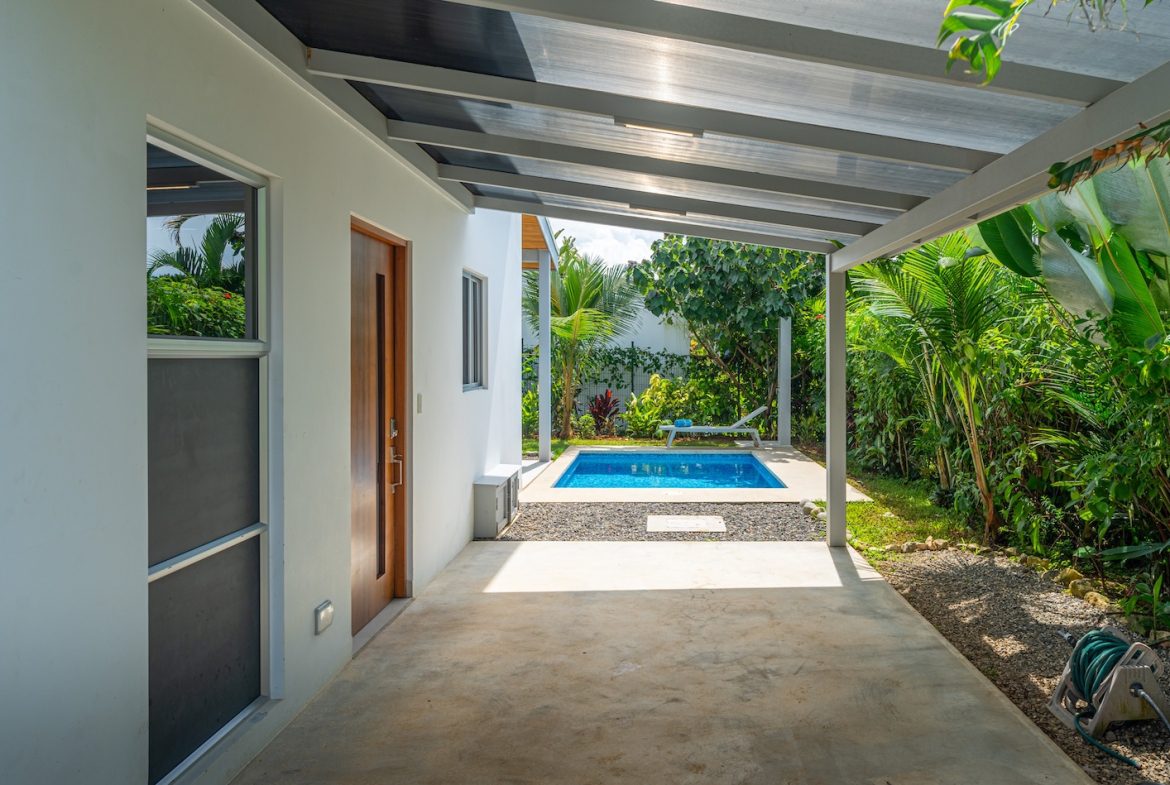 PROPERTY WITH THREE BEDROOM AND NEAR TO THE OJOCHAL CENTER CASA SHAUNA – 0.09 ACRES, Uvita, Costa Rica — photo 7