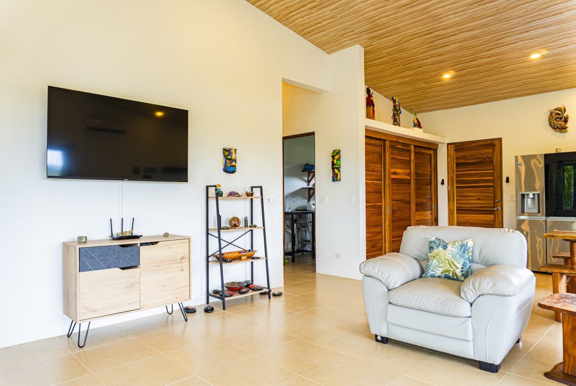 PROPERTY WITH TWO BEDROOM AND MOUNTAIN VIEWS, IN  UVITA – 0.27 ACRES, Uvita, Costa Rica — photo 7