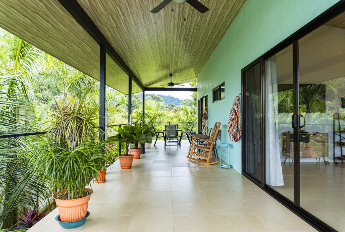 PROPERTY WITH TWO BEDROOM AND MOUNTAIN VIEWS, IN  UVITA – 0.27 ACRES, Uvita, Costa Rica — photo 1