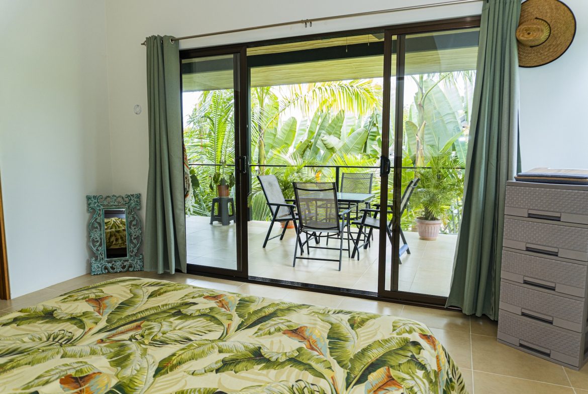 PROPERTY WITH TWO BEDROOM AND MOUNTAIN VIEWS, IN  UVITA – 0.27 ACRES