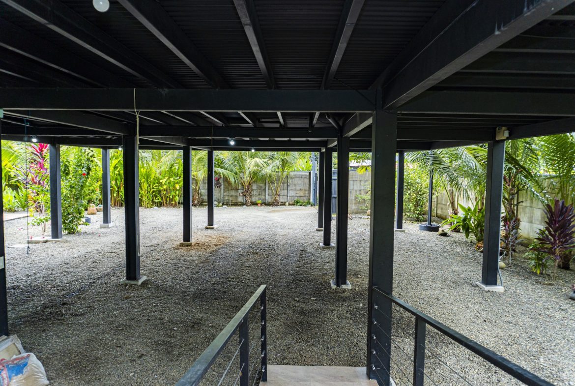 PROPERTY WITH TWO BEDROOM AND MOUNTAIN VIEWS, IN  UVITA – 0.27 ACRES