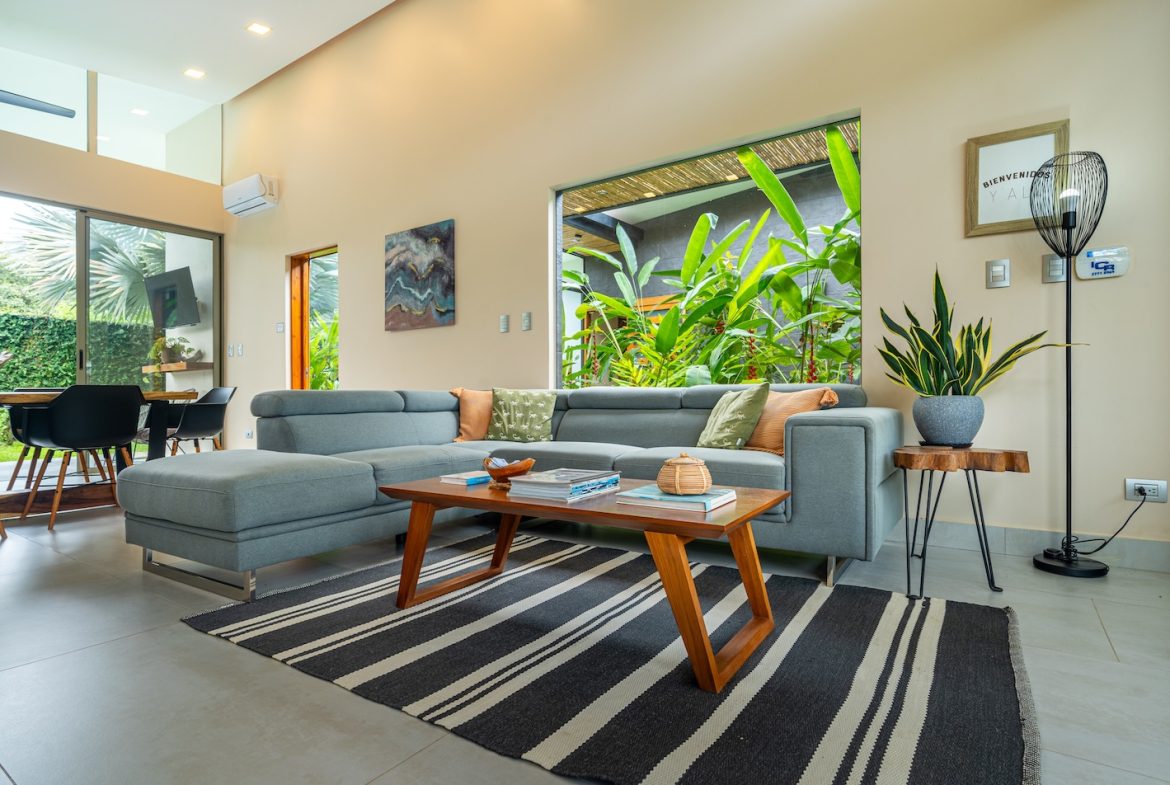 PROPERTY WITH A GUEST HOUSE, IN BAHIA BALLENA CENTER – 0.25 ACRES