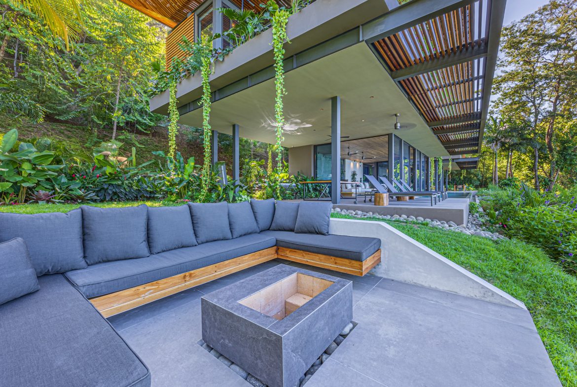 LUXURY PROPERTY WITH FIVE BEDROOM WITH A PANORAMIC VIEWS OF THE SUNSET AND OCEAN CASCADA DE LUZ, IN DOMIICALITO – 1.23 ACRES