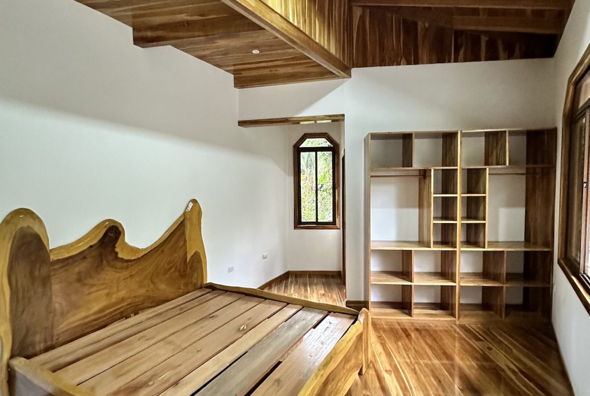 Teak Luxury 5-beds Home in the Mountains of Las Tumbas – 0.45 ACRES