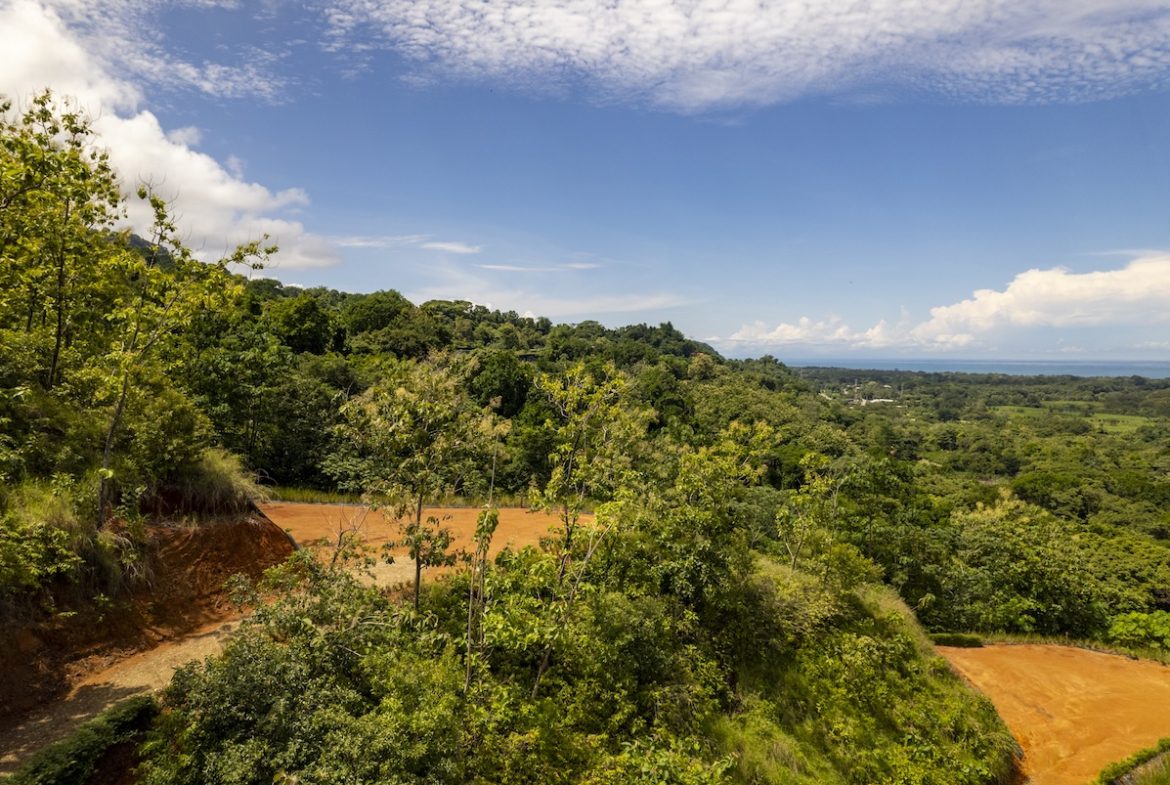 GATED COMMUNITY WITH BUILDING PROPERTIES AND OCEAN AND MOUNTAINS VIEWS, NEAR TO PORTALON – 13. 77 ACRES