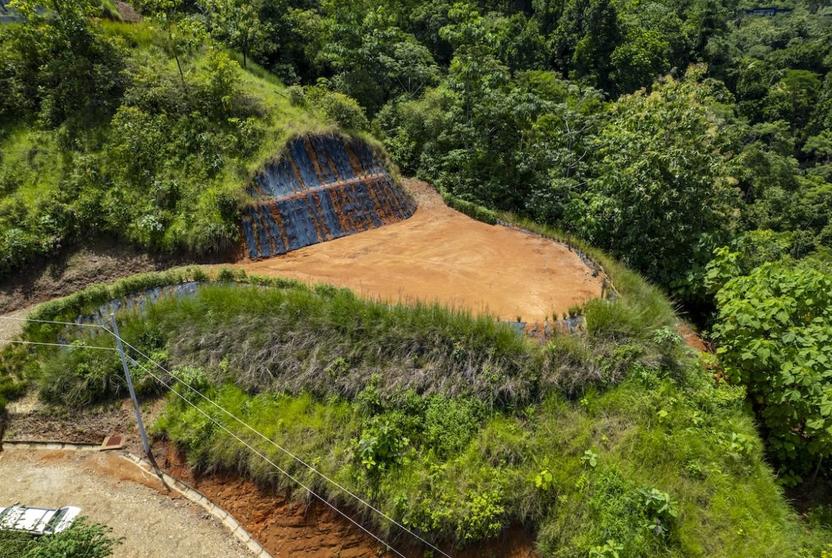 GATED COMMUNITY WITH BUILDING PROPERTIES AND OCEAN AND MOUNTAINS VIEWS, NEAR TO PORTALON – 13. 77 ACRES