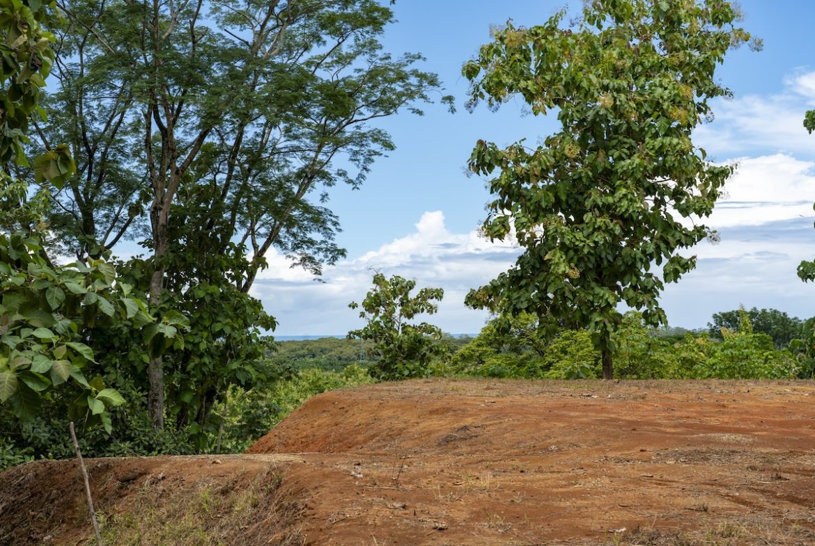GATED COMMUNITY WITH BUILDING PROPERTIES AND OCEAN AND MOUNTAINS VIEWS, NEAR TO PORTALON – 13. 77 ACRES