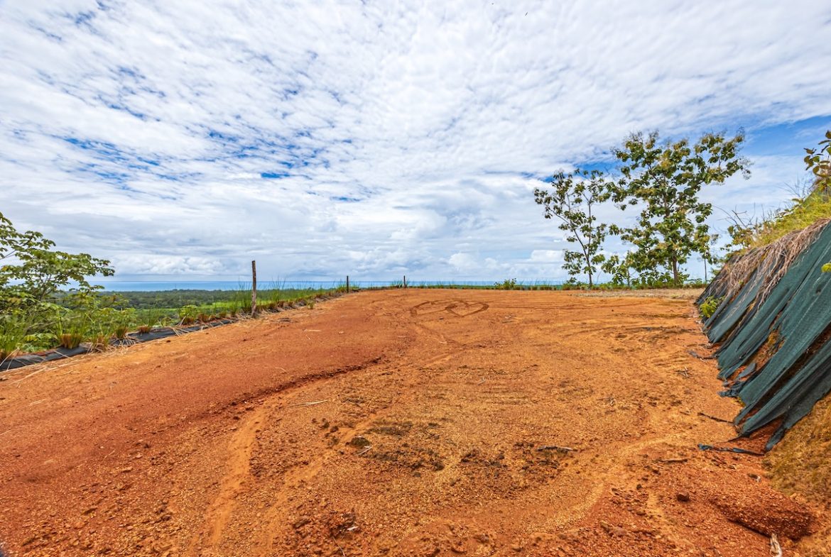 GATED COMMUNITY WITH BUILDING PROPERTIES AND OCEAN AND MOUNTAINS VIEWS, NEAR TO PORTALON – 13. 77 ACRES