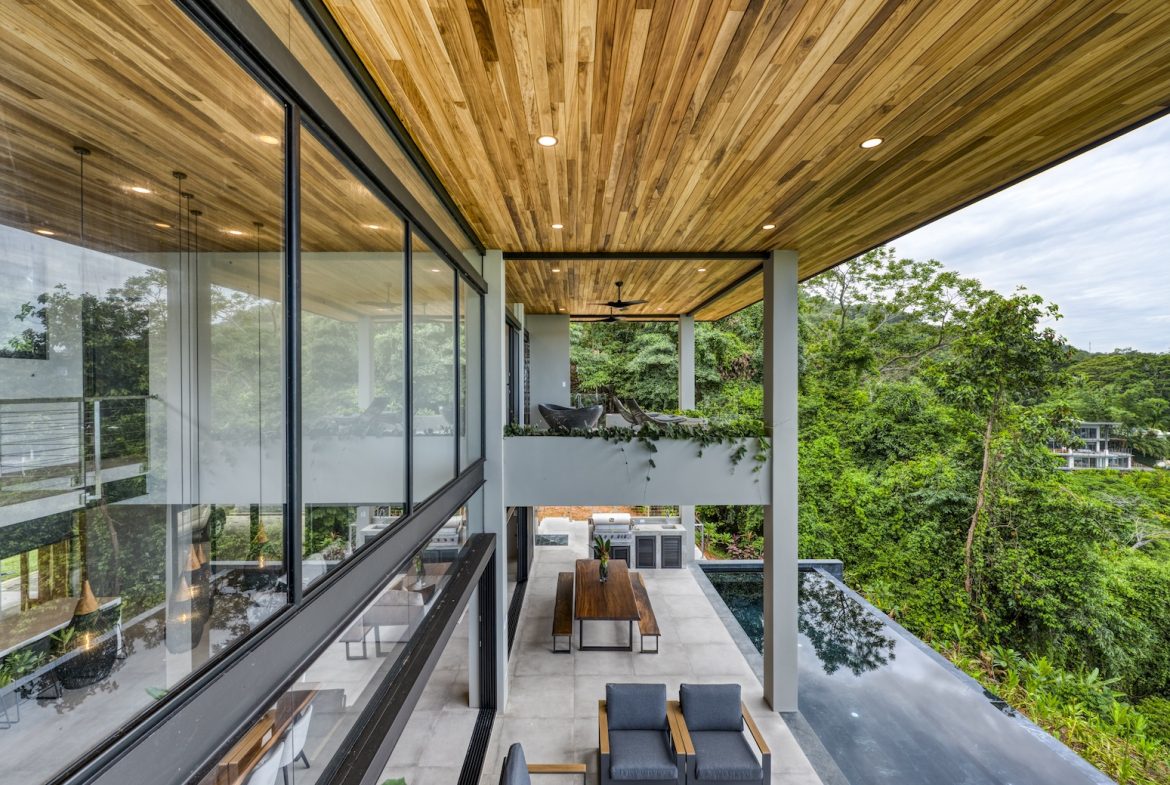 LUXURY JUNGLE PROPERTY WITH FOUR BEDROOMS AND OCEAN VIEWS, IN DOMINICALITO – 1.25 ACRES, Uvita, Costa Rica — photo 7