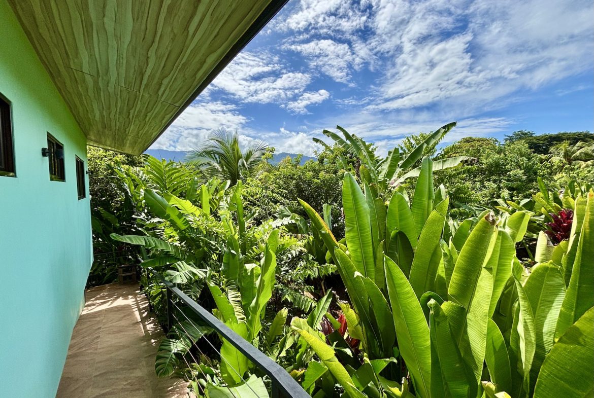 PROPERTY WITH TWO BEDROOM AND MOUNTAIN VIEWS, IN  UVITA – 0.27 ACRES