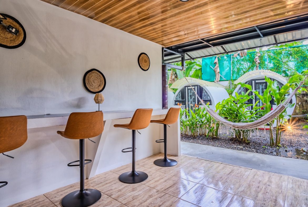 HOTEL PROPERTY WITH TWENTY TWO BEDS, IN BAHIA BALLENA CENTER – 0.24 ACRES